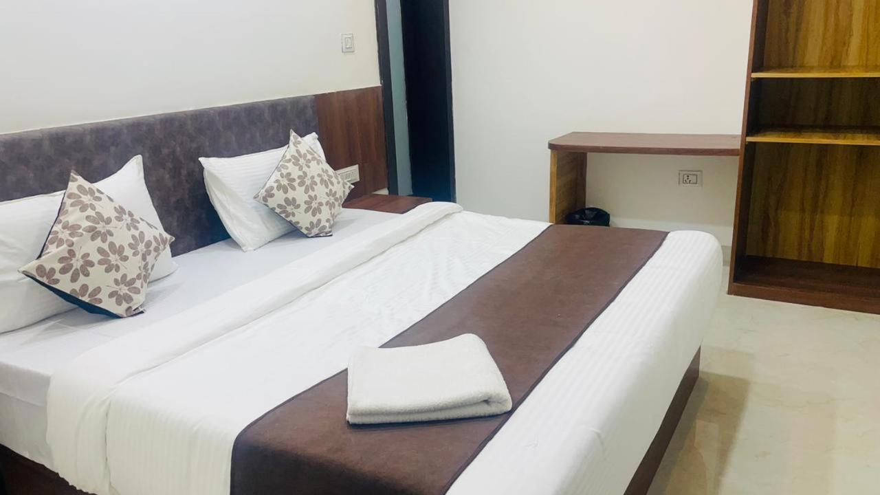 Million Star Hotel